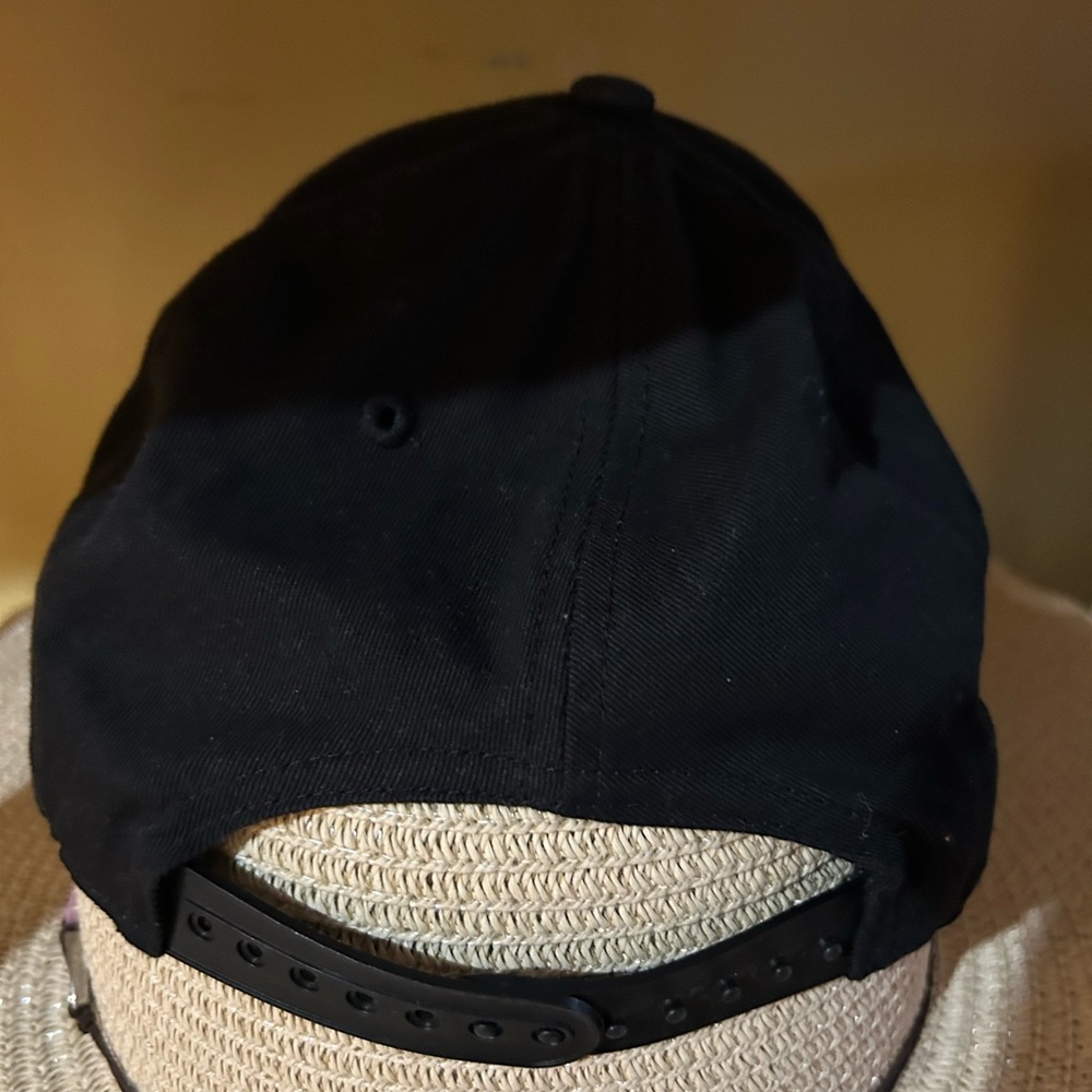 Jack Daniel's Tennessee Fire Black Cap with Red Embroidery - Picture 4 of 5